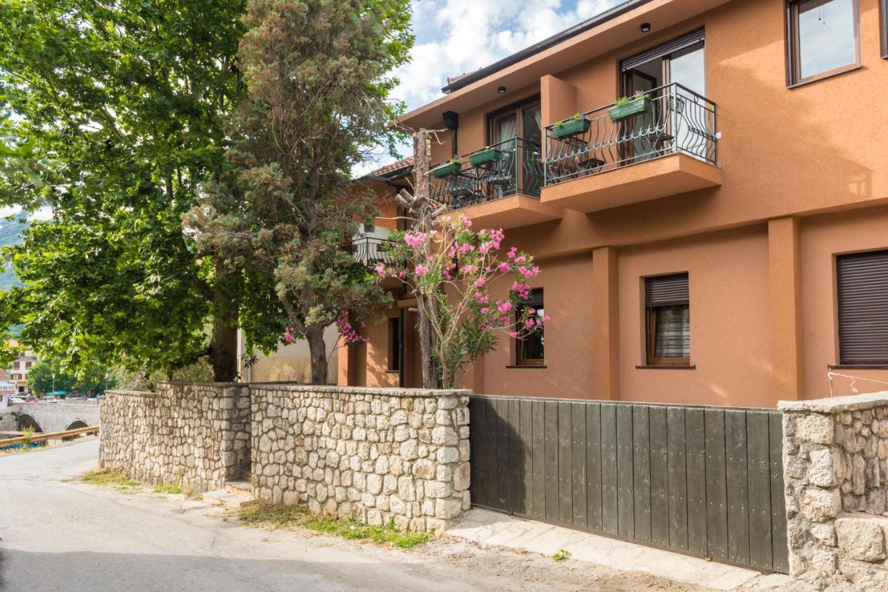 Cave Apartment เวียร์ปาซาร์ ภายนอก รูปภาพ
