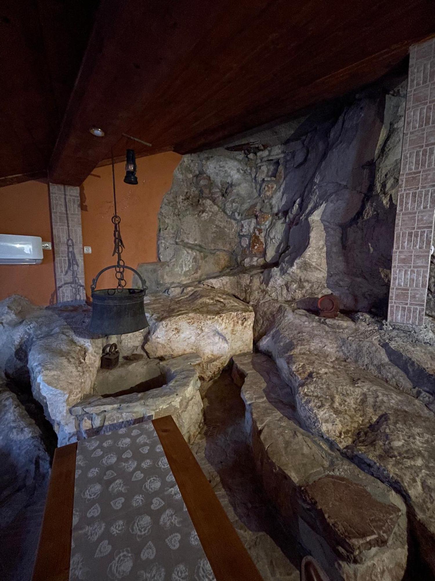 Cave Apartment เวียร์ปาซาร์ ภายนอก รูปภาพ