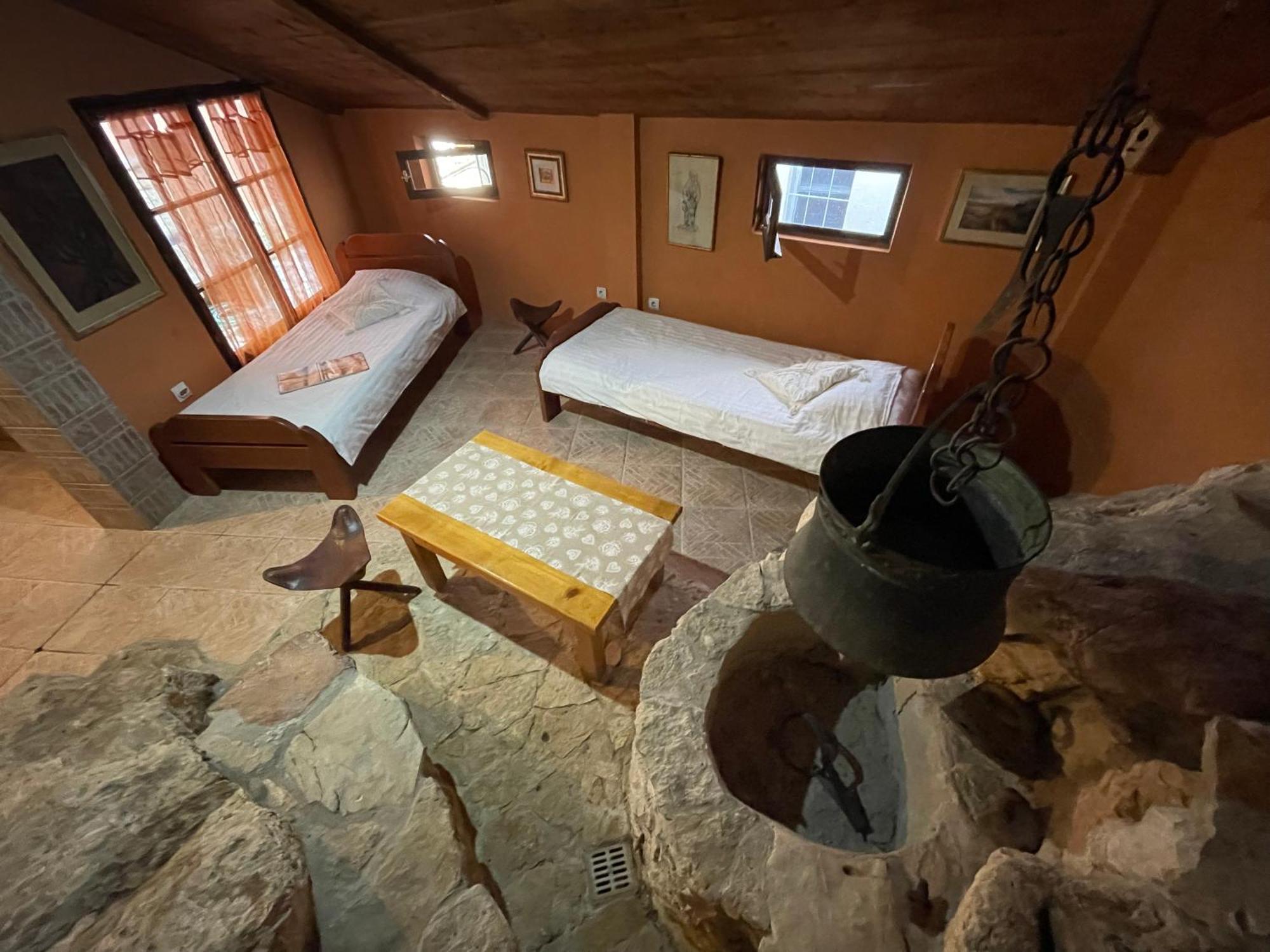 Cave Apartment เวียร์ปาซาร์ ภายนอก รูปภาพ